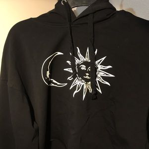 Cropped Black Sweatshirt sun and moon graphic